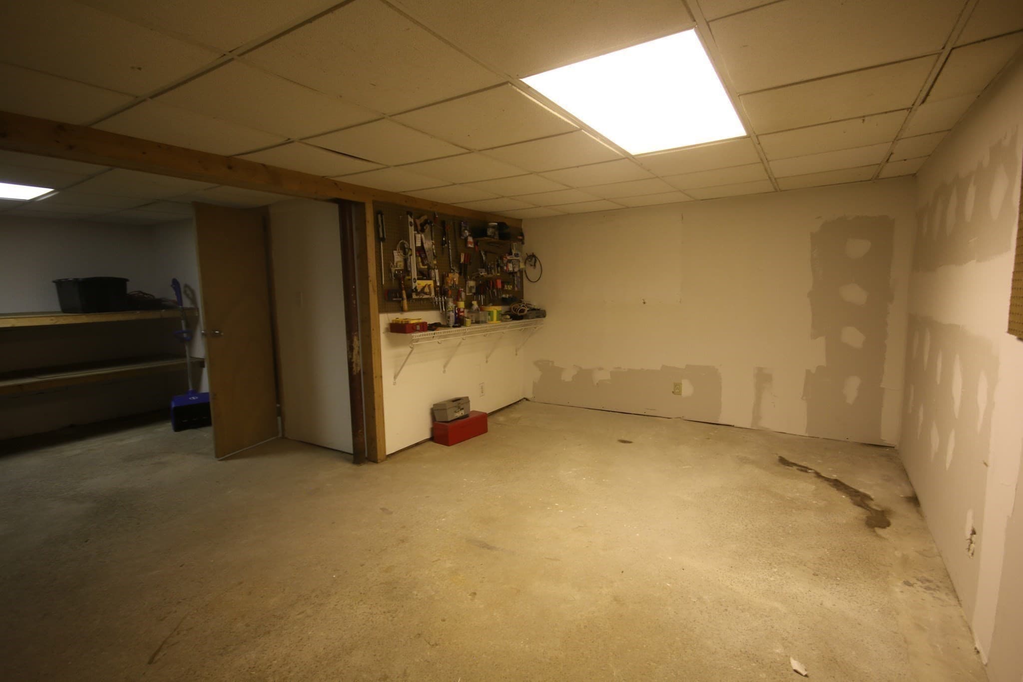 Single Family Residence at 192 Grandview Ave, West Springfield MA 01089, West Springfield, photo 14 of 24