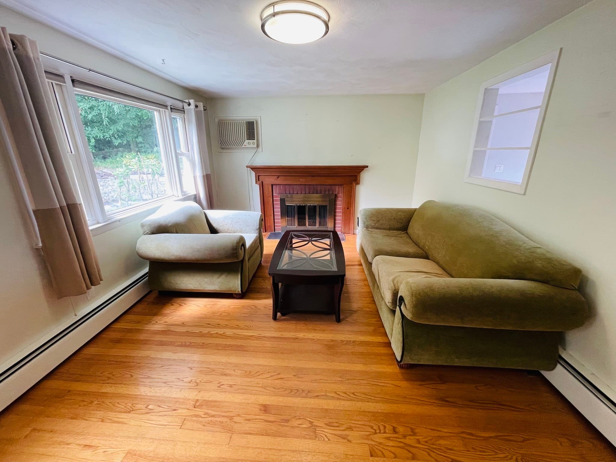 Single Family Residence at 192 Grandview Ave, West Springfield MA 01089, West Springfield, photo 4 of 24