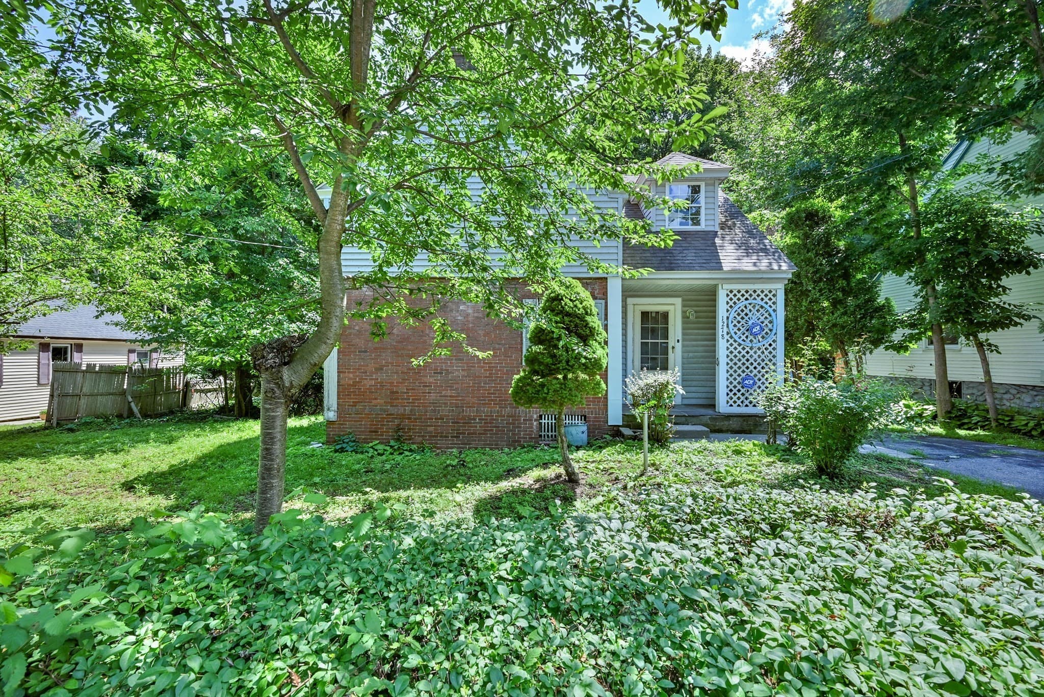 Single Family Residence at 1278 Pleasant St, Worcester MA 01602, Worcester, photo 2 of 27