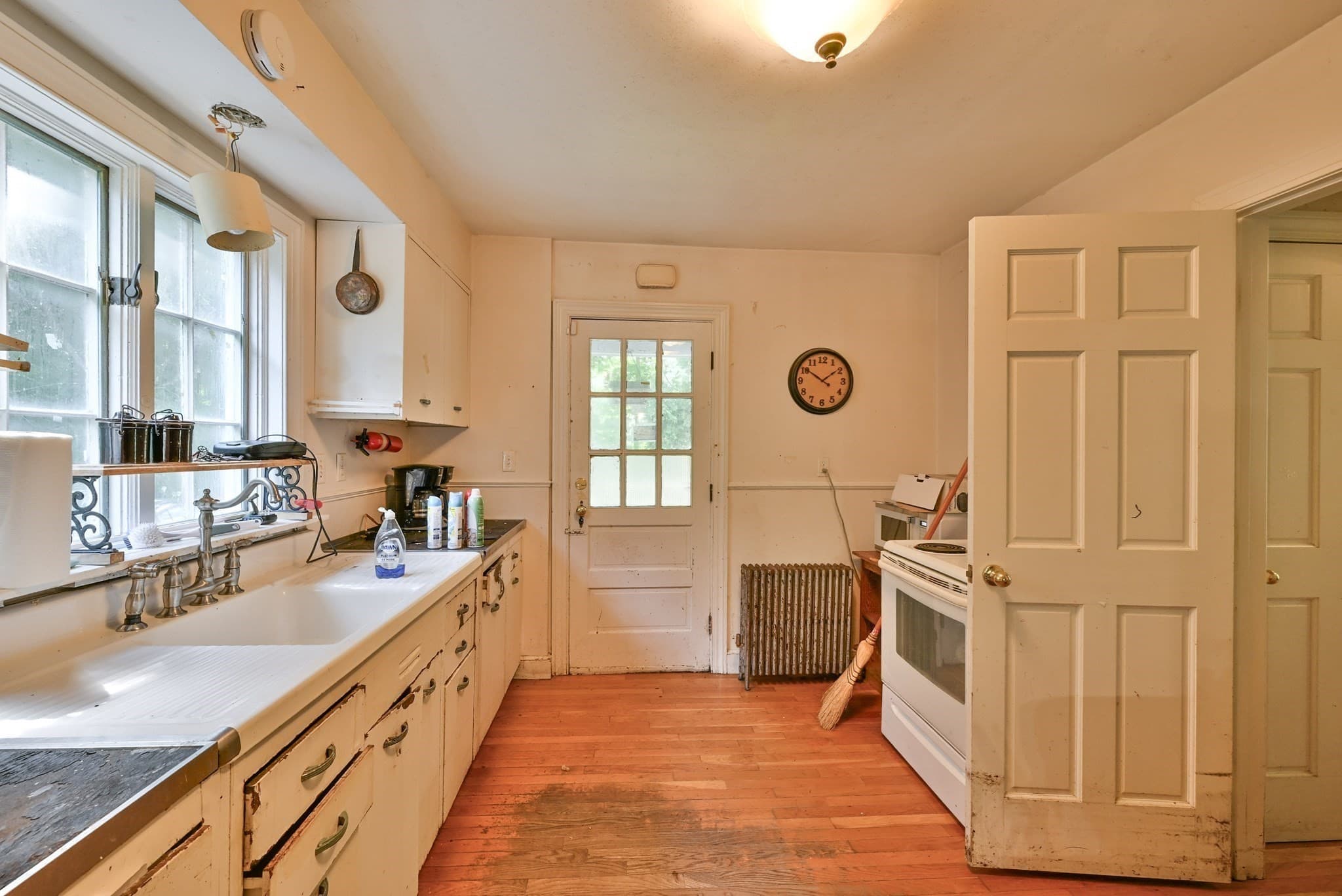 Single Family Residence at 1278 Pleasant St, Worcester MA 01602, Worcester, photo 18 of 27
