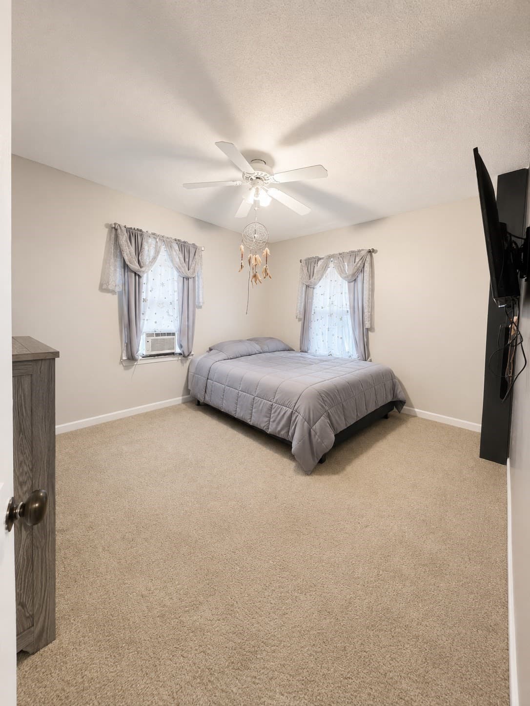 Single Family Residence at 61 Austin St, Chicopee MA 01013, photo 7 of 22