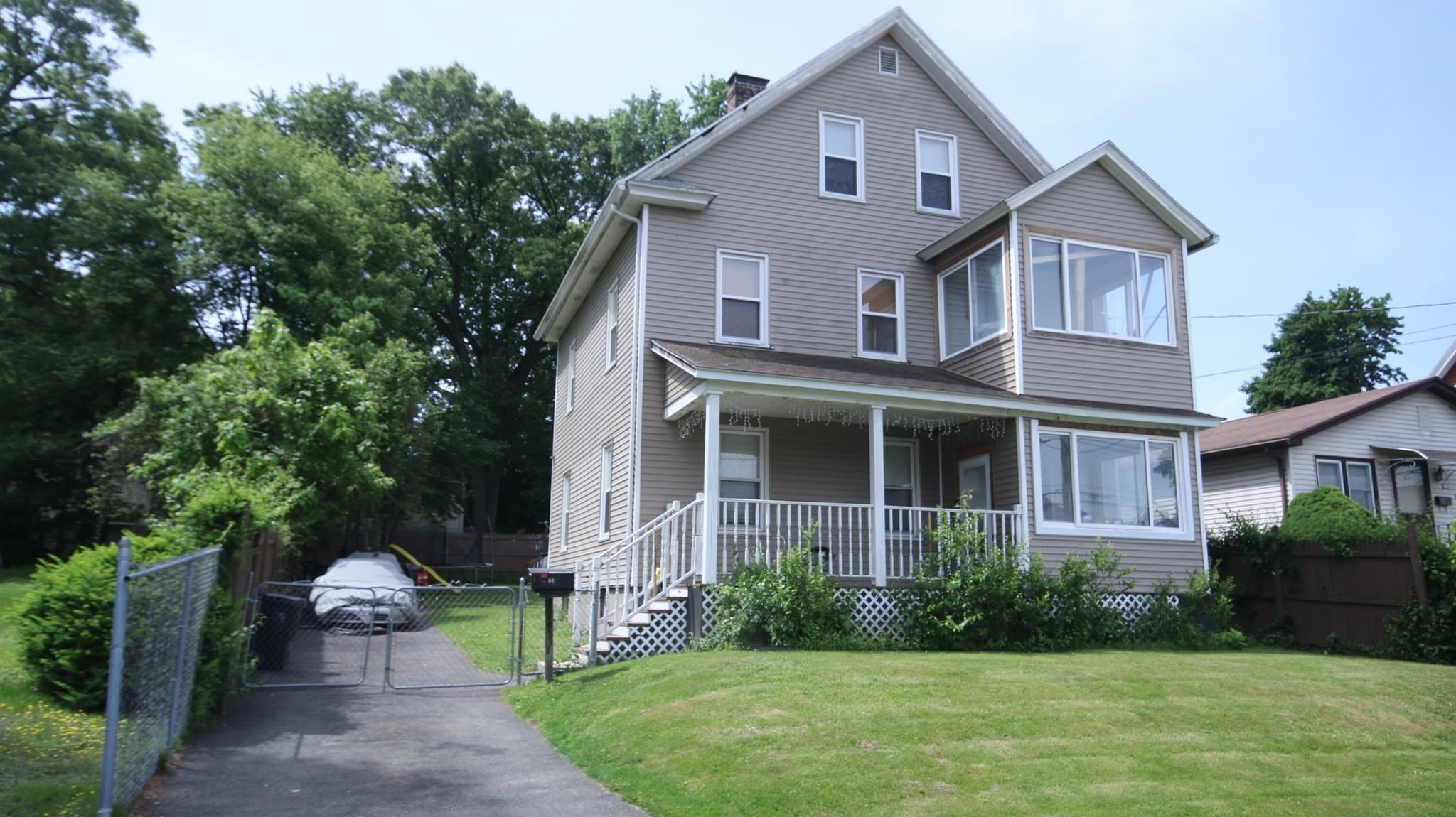 61 Austin St, Chicopee MA 01013