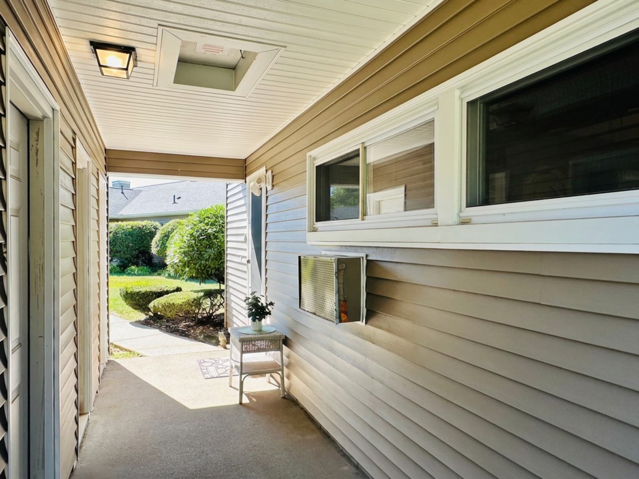 Condominium at 162 Horseshoe Dr # 162, Chicopee MA 01022, Chicopee, photo 2 of 30