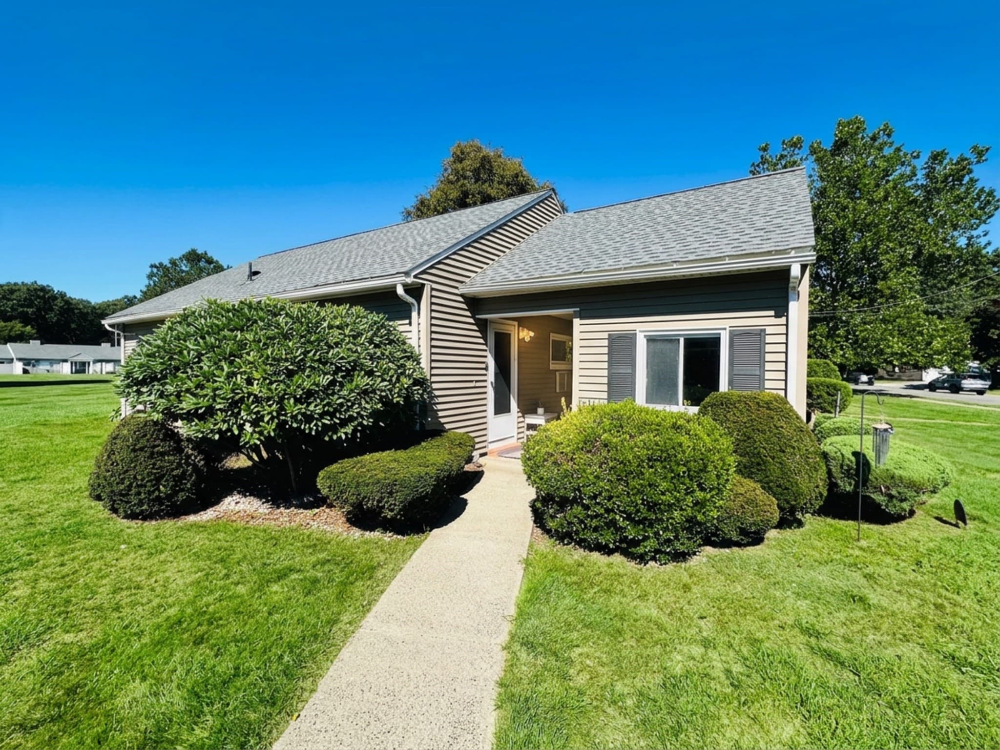 162 Horseshoe Dr # 162, Chicopee MA 01022