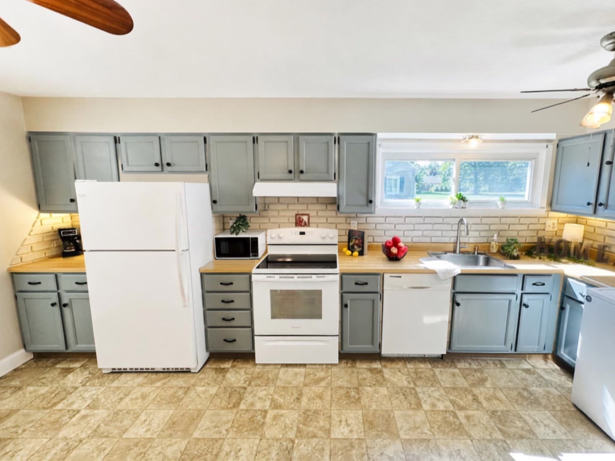 Condominium at 162 Horseshoe Dr # 162, Chicopee MA 01022, Chicopee, photo 5 of 30