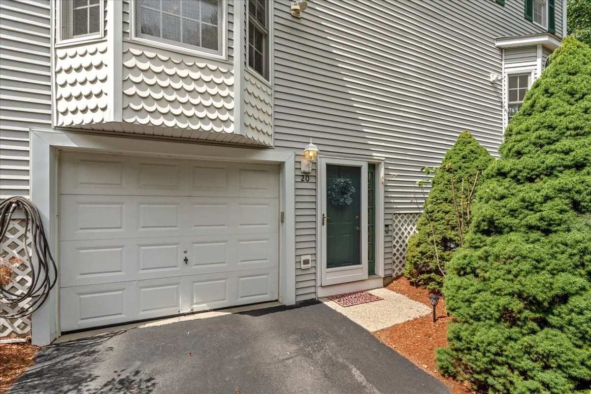 Condominium at 20 Waltham Dr # 20, Plainville MA 02762, Plainville, photo 3 of 41