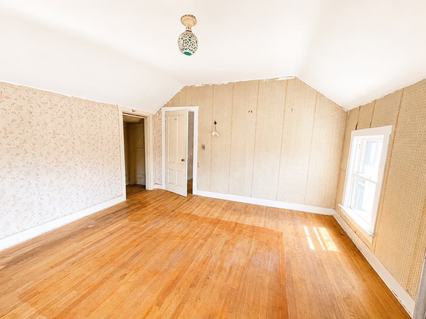Single Family Residence at 2018 Pleasant St, Fall River MA 02723, Fall River, photo 18 of 20