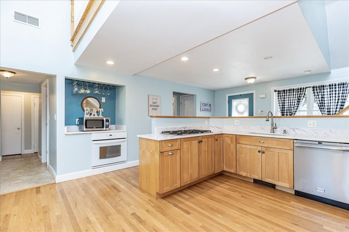 Single Family Residence at 514 Pleasant St, Weymouth MA 02190, Weymouth, photo 13 of 42