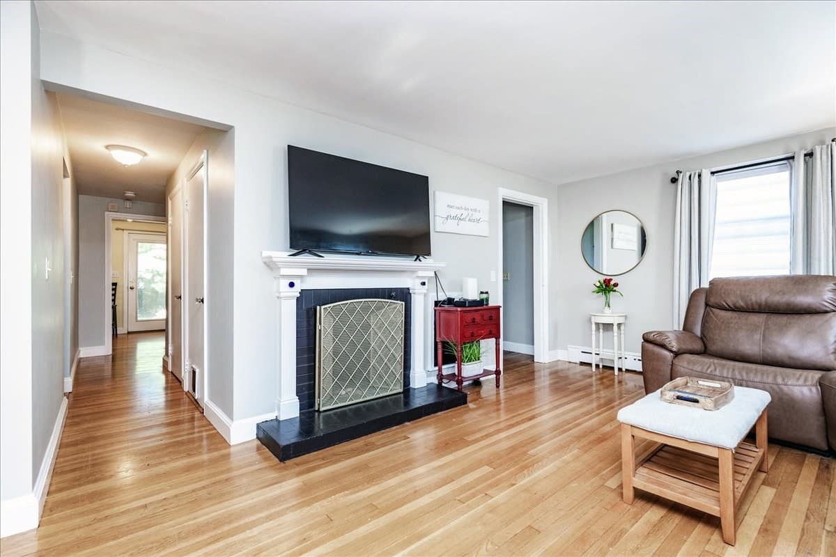 Single Family Residence at 514 Pleasant St, Weymouth MA 02190, Weymouth, photo 10 of 42