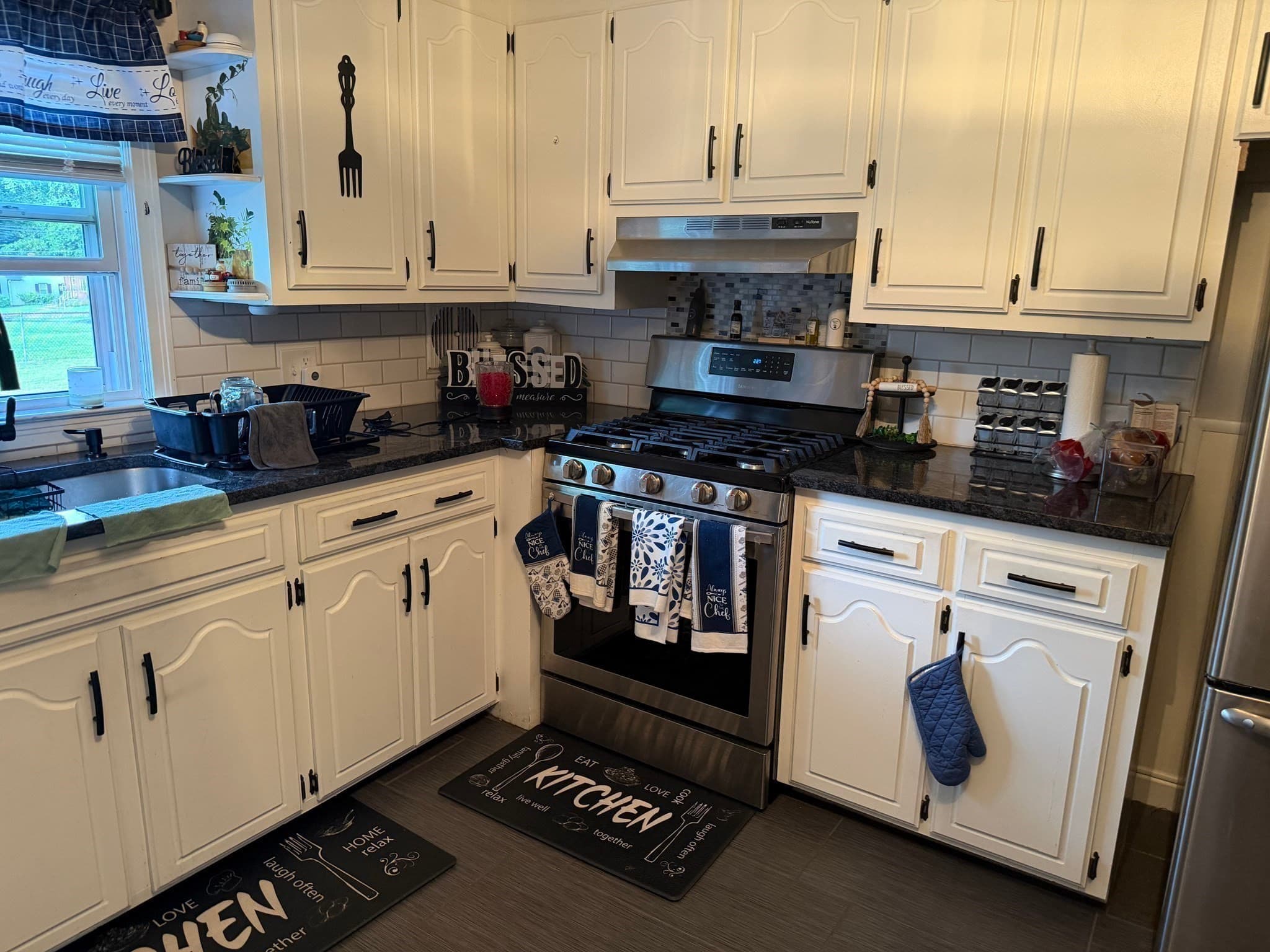 Single Family Residence at 727 Newbury St, Springfield MA 01104, Springfield, photo 6 of 11