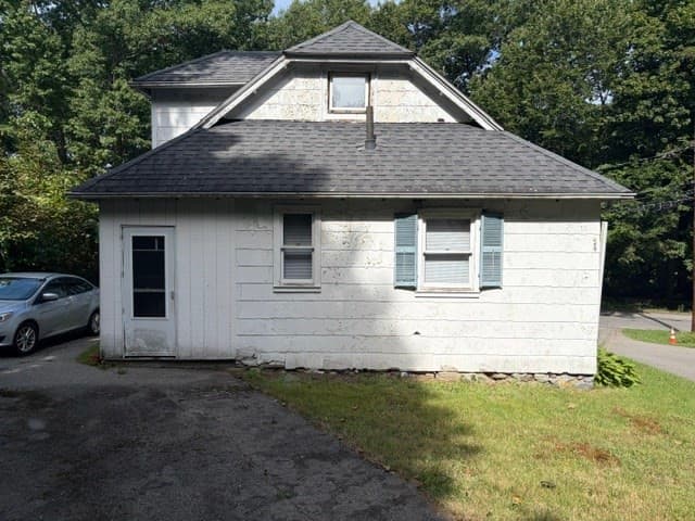 Single Family Residence at 62 Hyde Park St, Dedham MA 02026, Dedham, photo 4 of 4