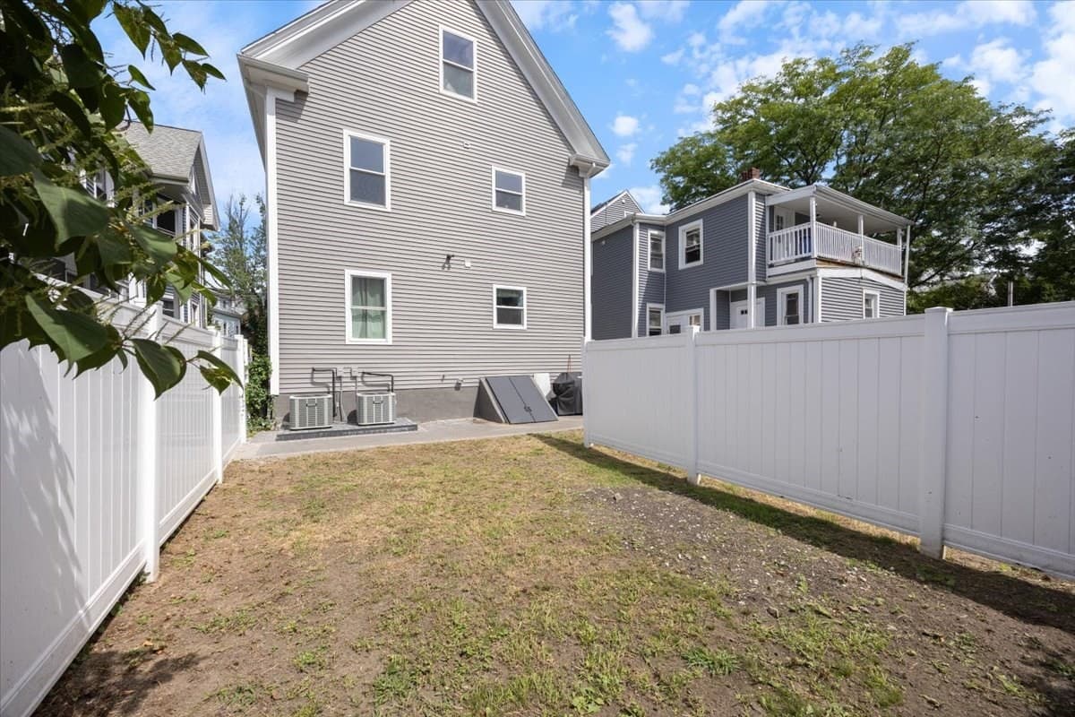 Condominium at 46 Addison St # 2, Chelsea MA 02150, Chelsea, photo 24 of 28