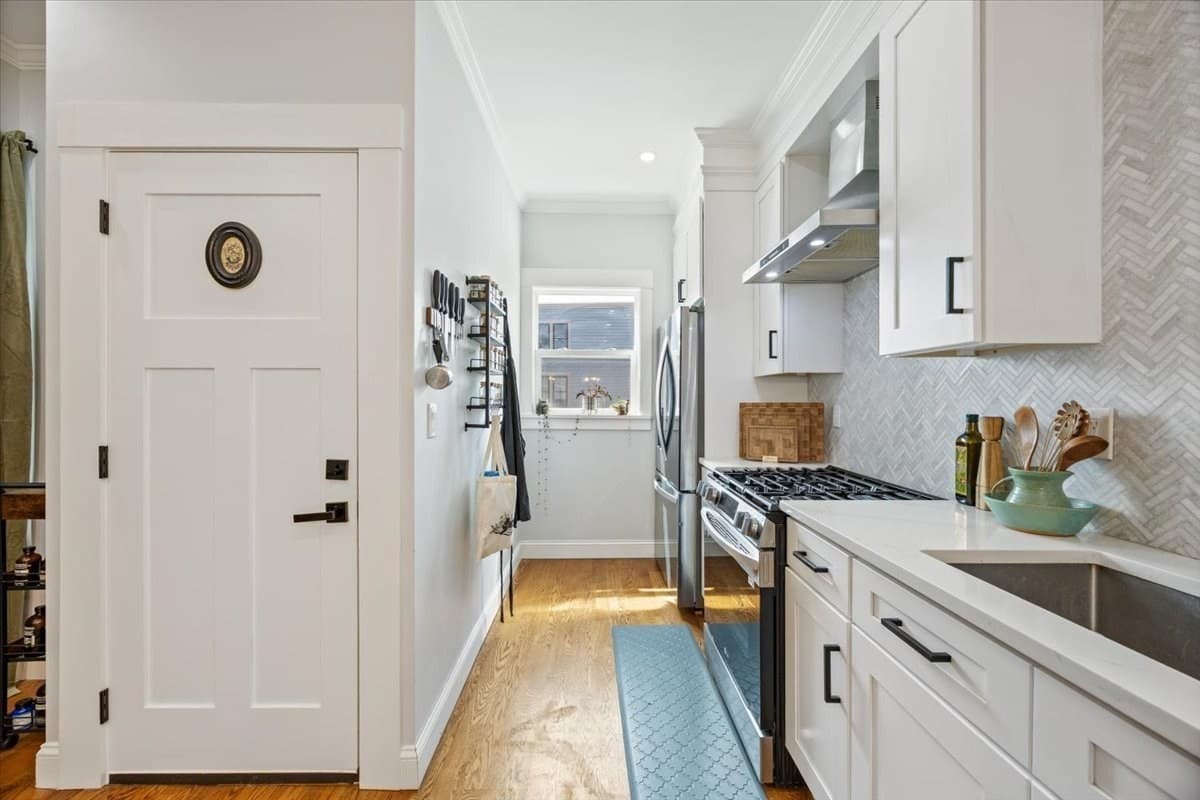 Condominium at 46 Addison St # 2, Chelsea MA 02150, Chelsea, photo 8 of 28