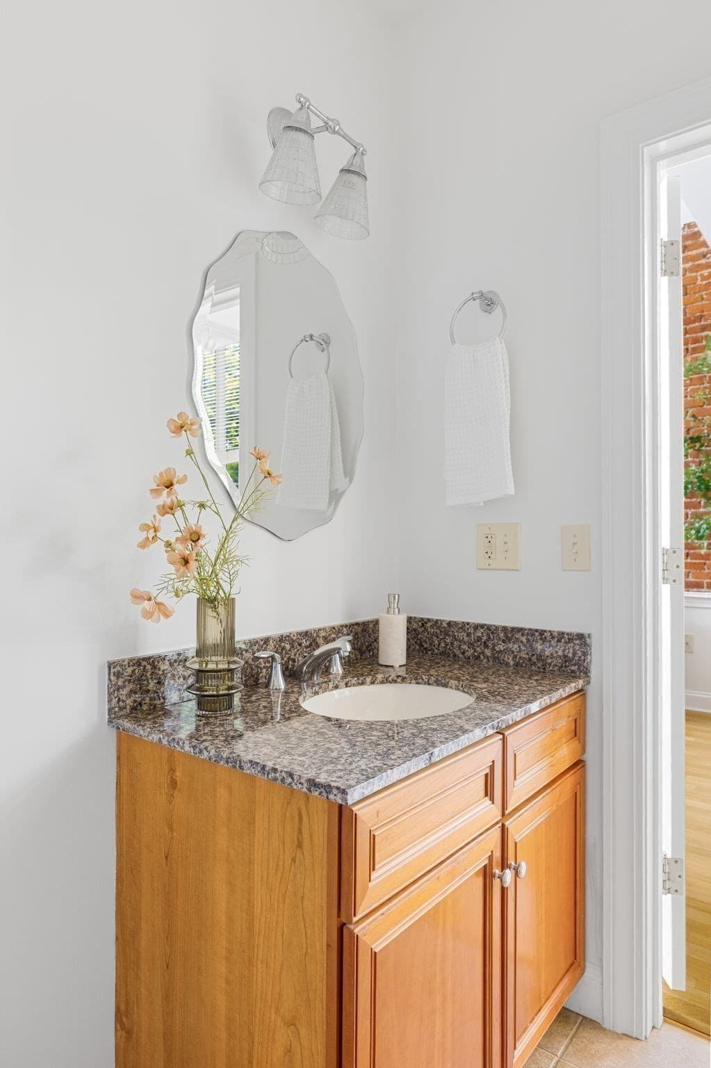 Condominium at 11 Lake Street # 111, Wakefield MA 01880, Wakefield, photo 7 of 20