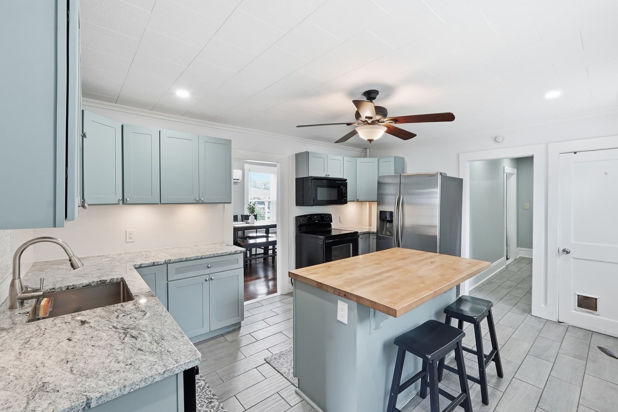 Single Family Residence at 96 Apricot St, Worcester MA 01603, Worcester, photo 2 of 39