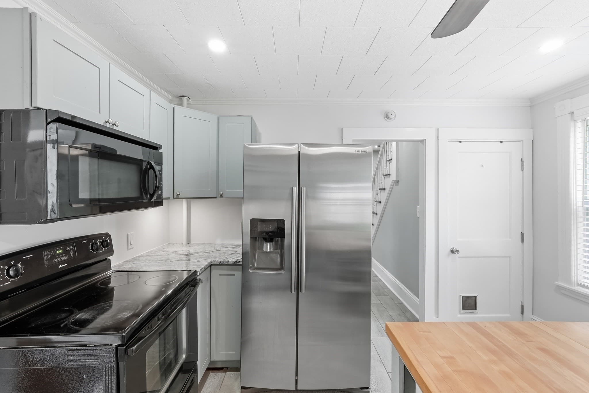 Single Family Residence at 96 Apricot St, Worcester MA 01603, Worcester, photo 6 of 39