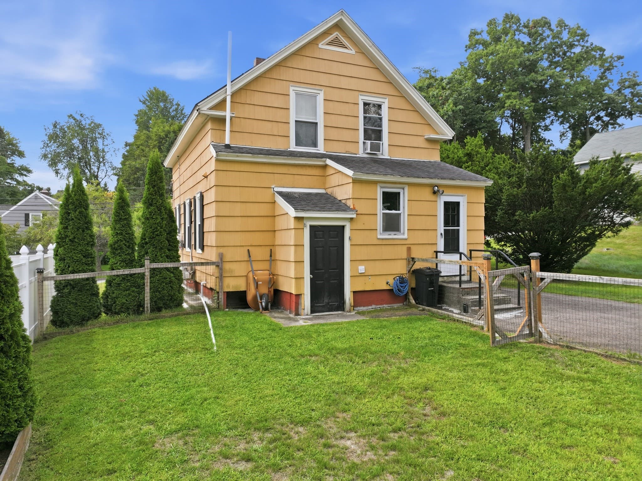 Single Family Residence at 96 Apricot St, Worcester MA 01603, Worcester, photo 34 of 39