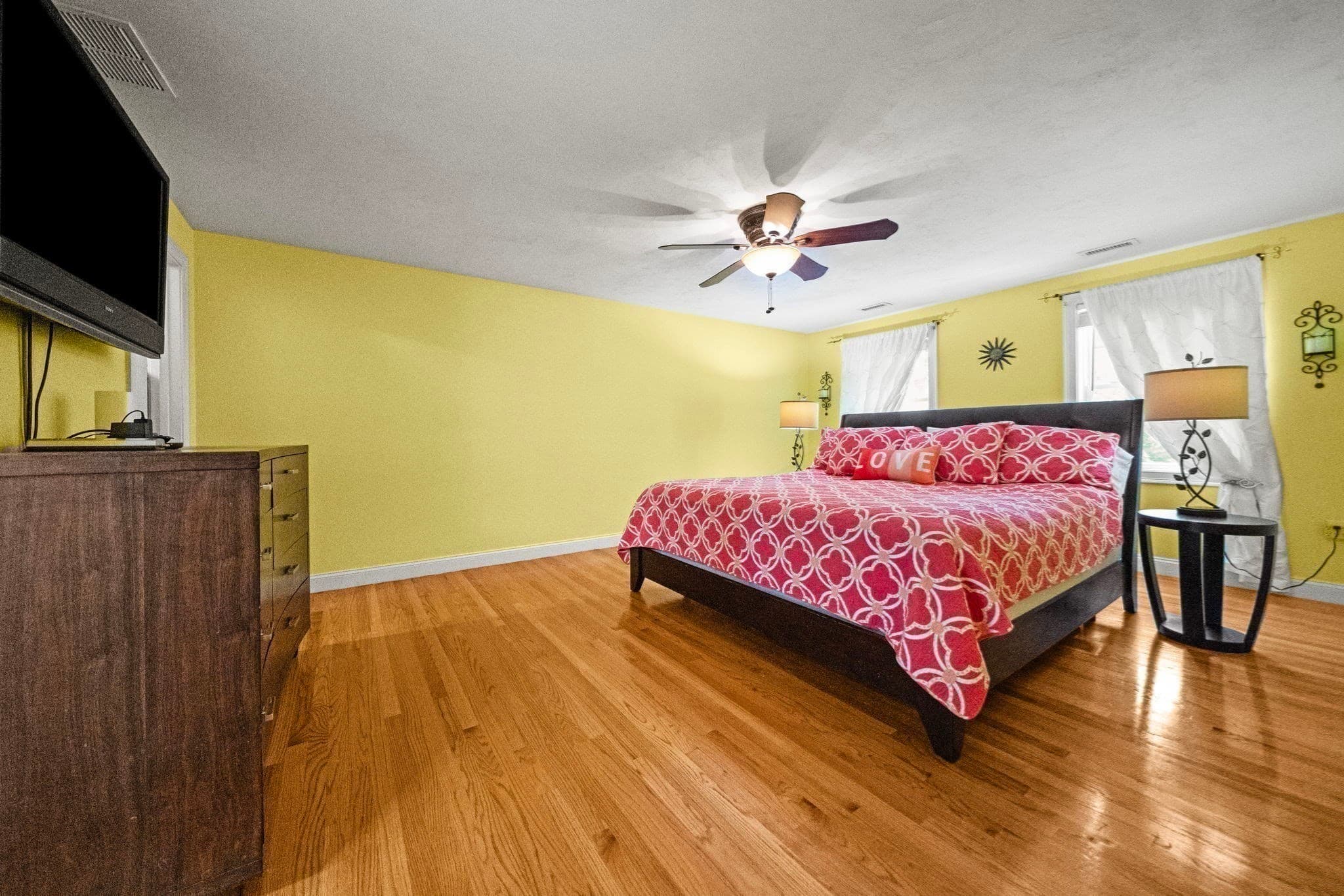 Single Family Residence at 11 Village Ln, Haverhill MA 01832, photo 17 of 38
