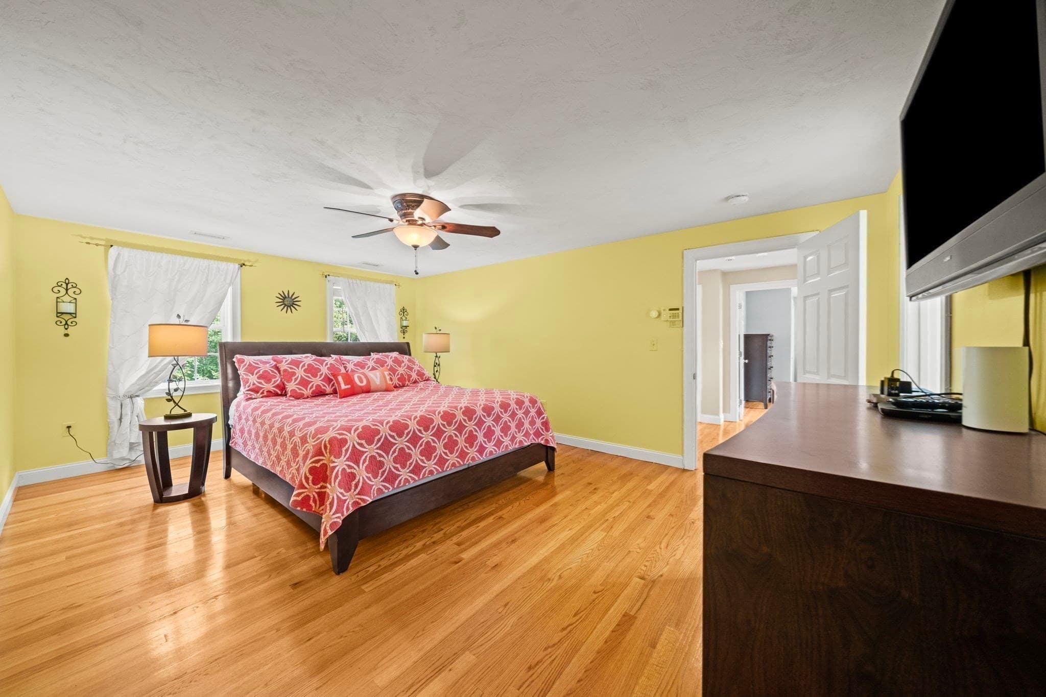 Single Family Residence at 11 Village Ln, Haverhill MA 01832, photo 16 of 38