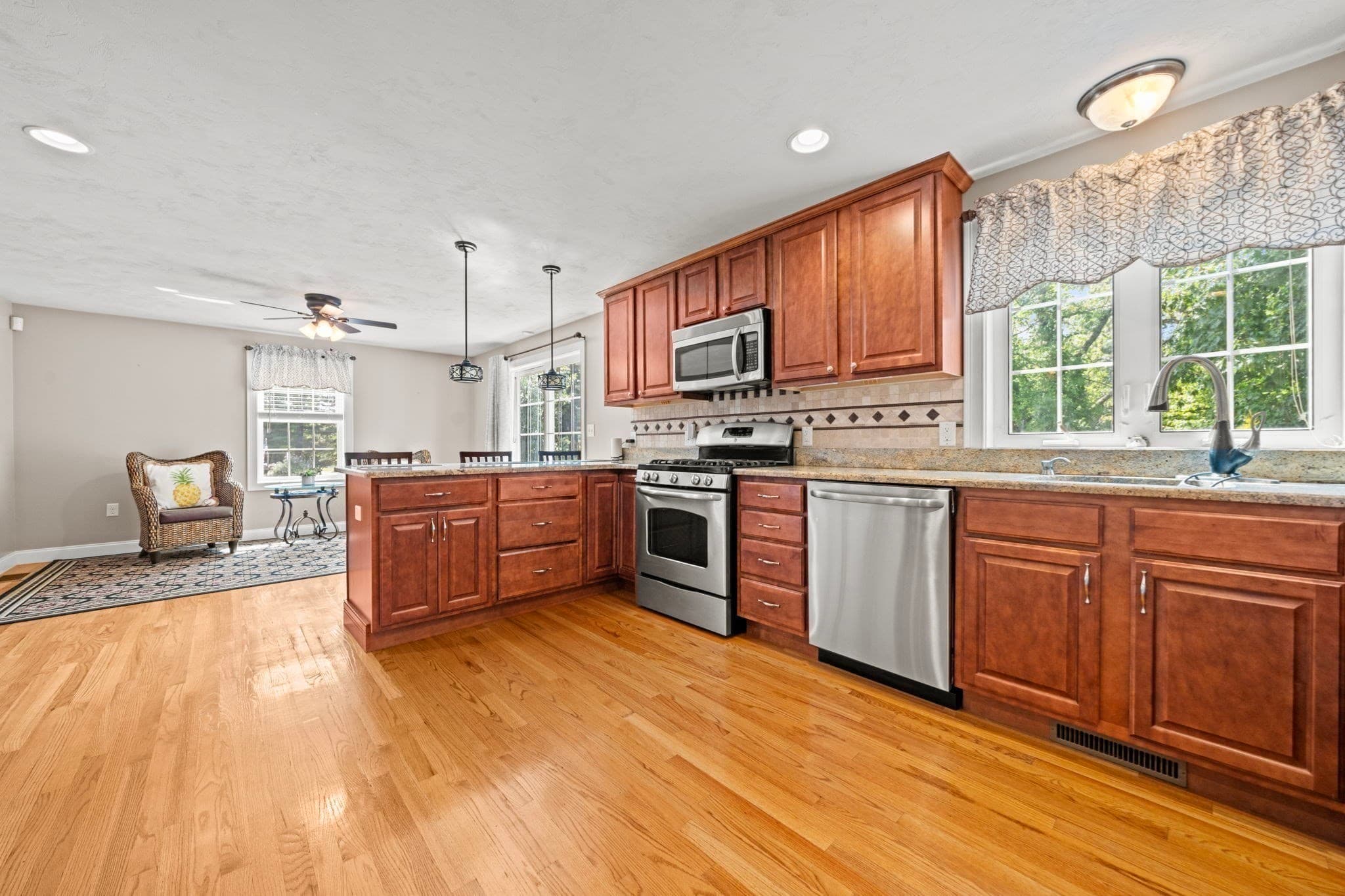 Single Family Residence at 11 Village Ln, Haverhill MA 01832, photo 5 of 38