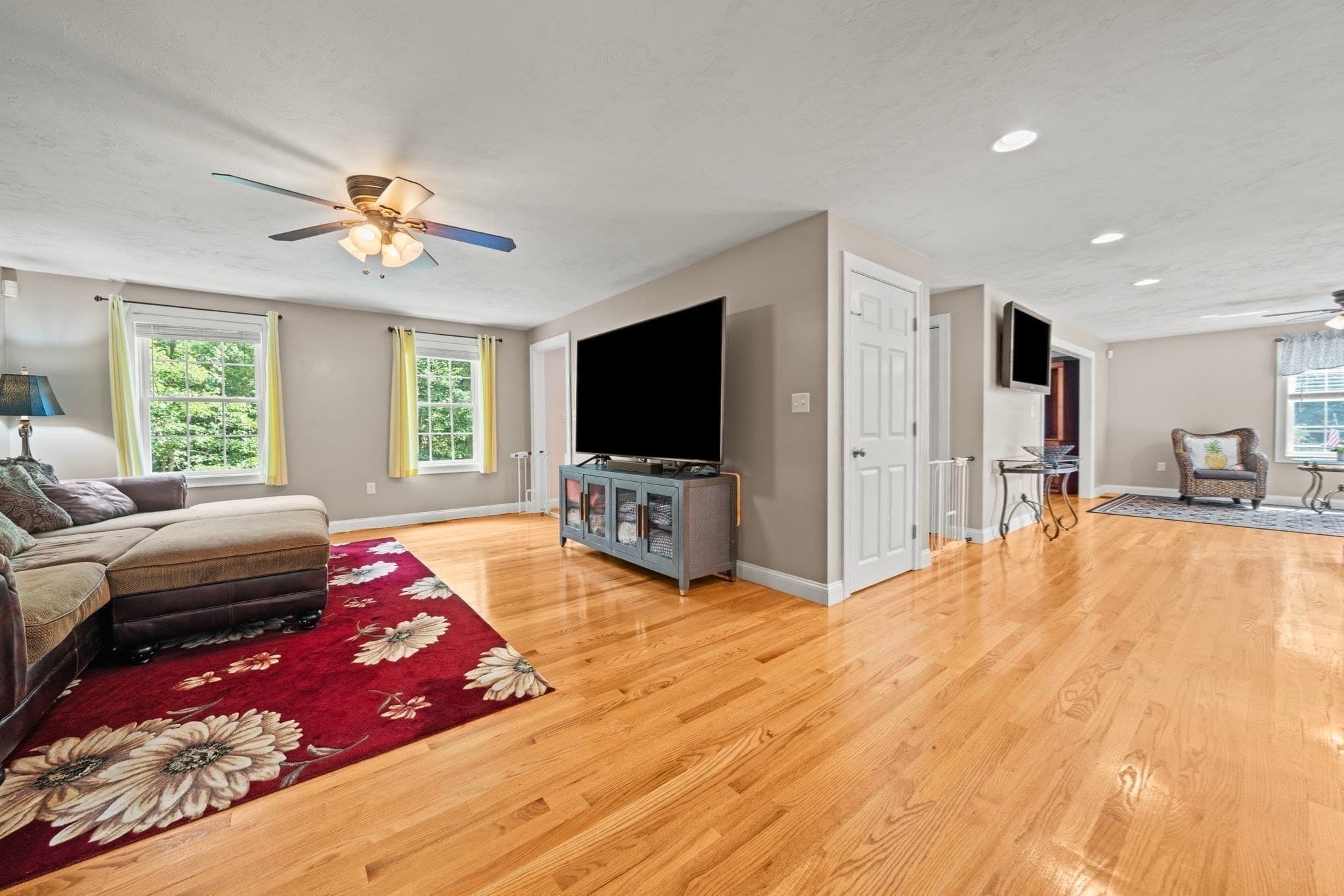 Single Family Residence at 11 Village Ln, Haverhill MA 01832, photo 9 of 38