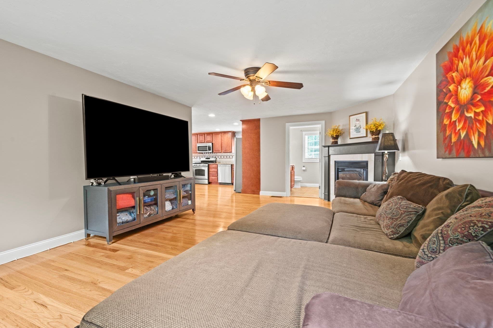 Single Family Residence at 11 Village Ln, Haverhill MA 01832, photo 10 of 38