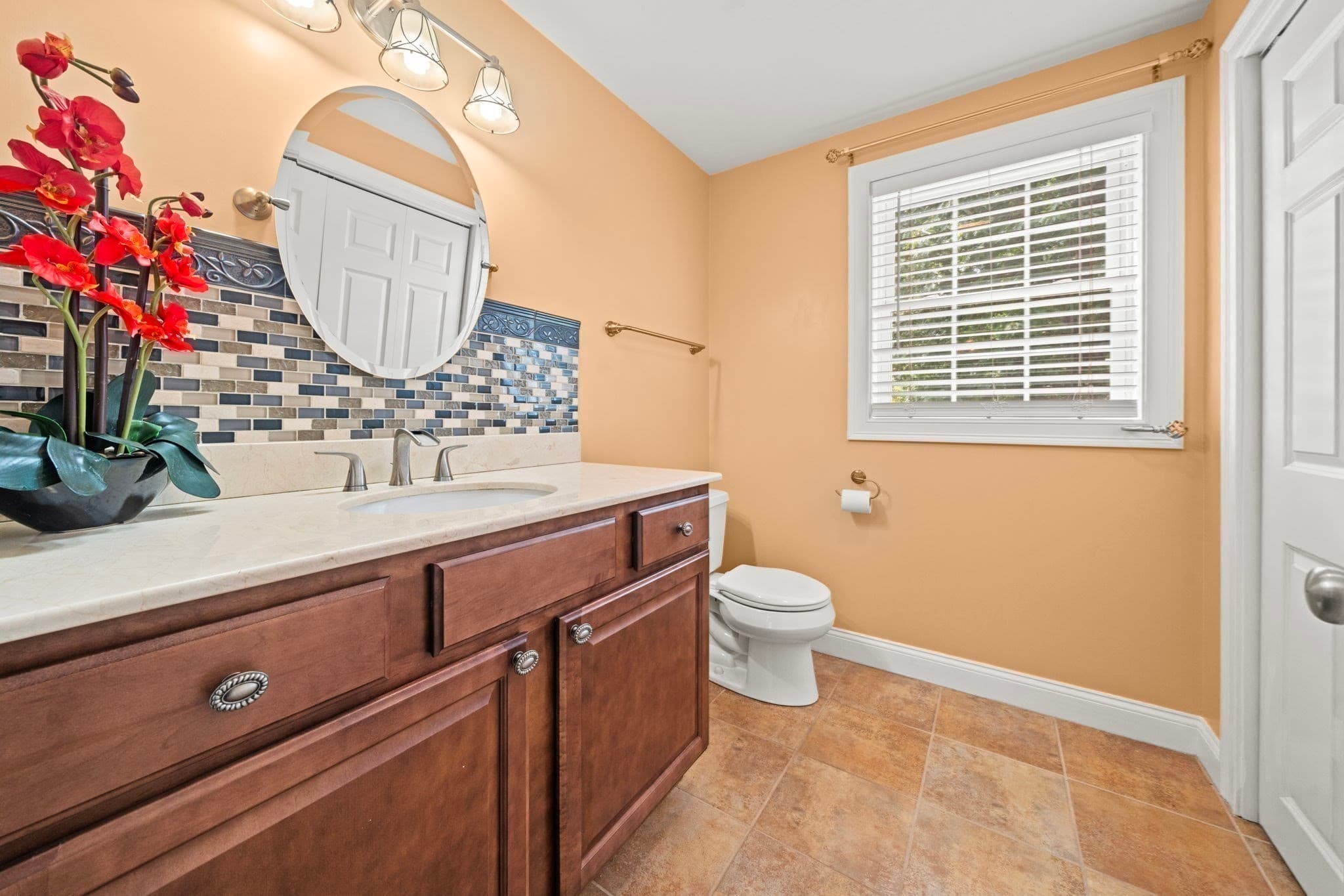 Single Family Residence at 11 Village Ln, Haverhill MA 01832, photo 14 of 38