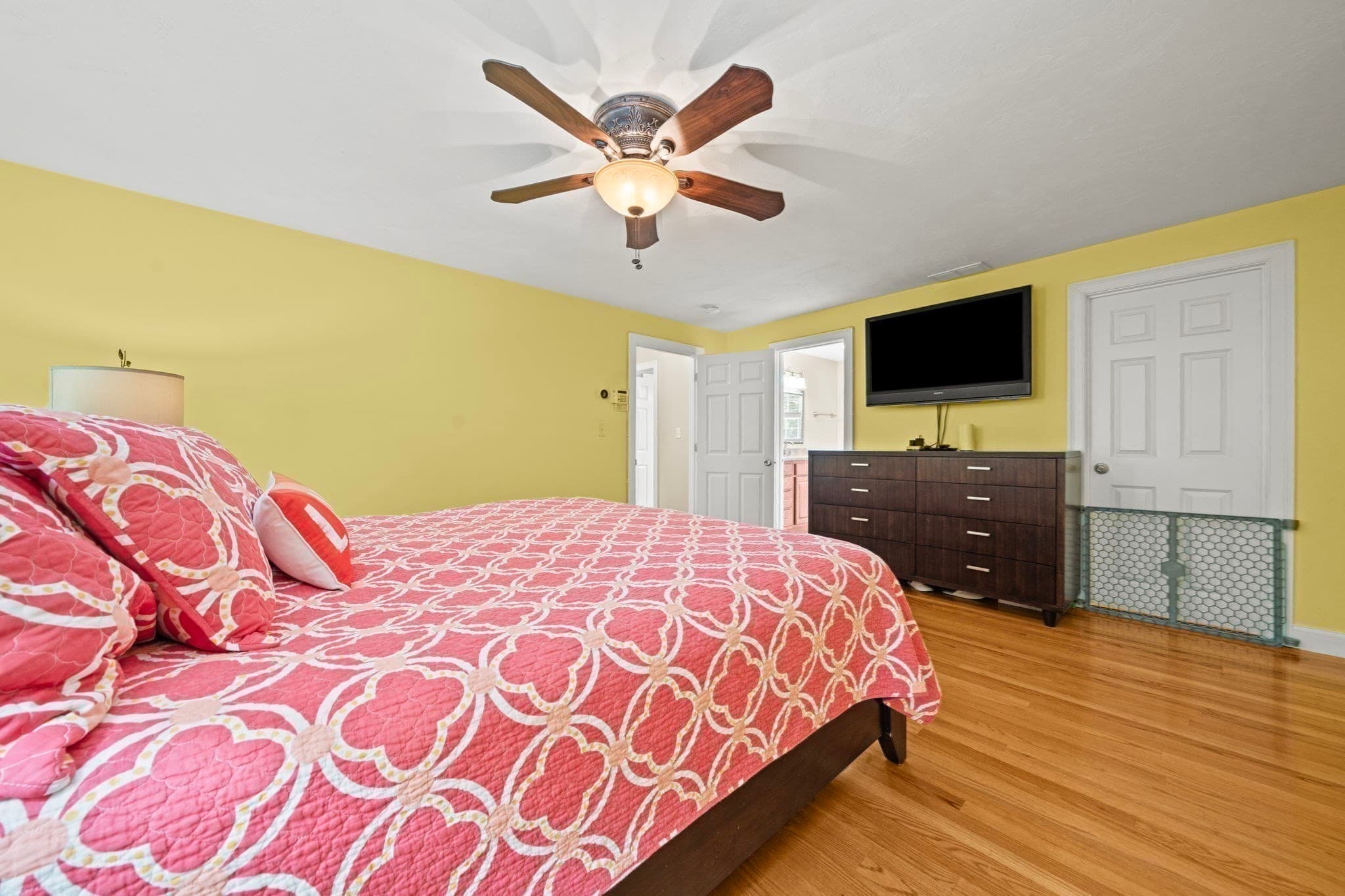 Single Family Residence at 11 Village Ln, Haverhill MA 01832, photo 18 of 38
