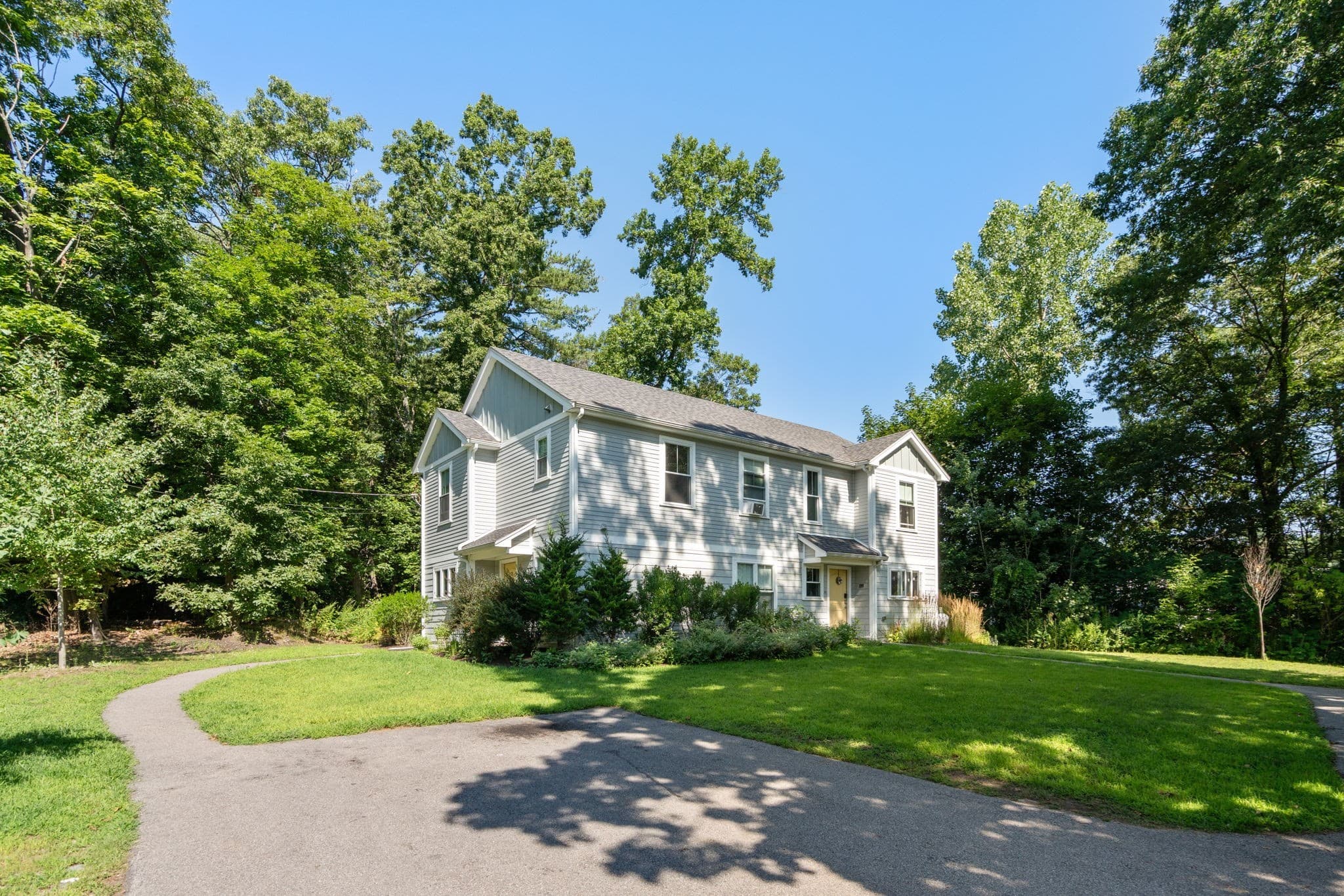 299-301 Bacon St, Natick MA 01760