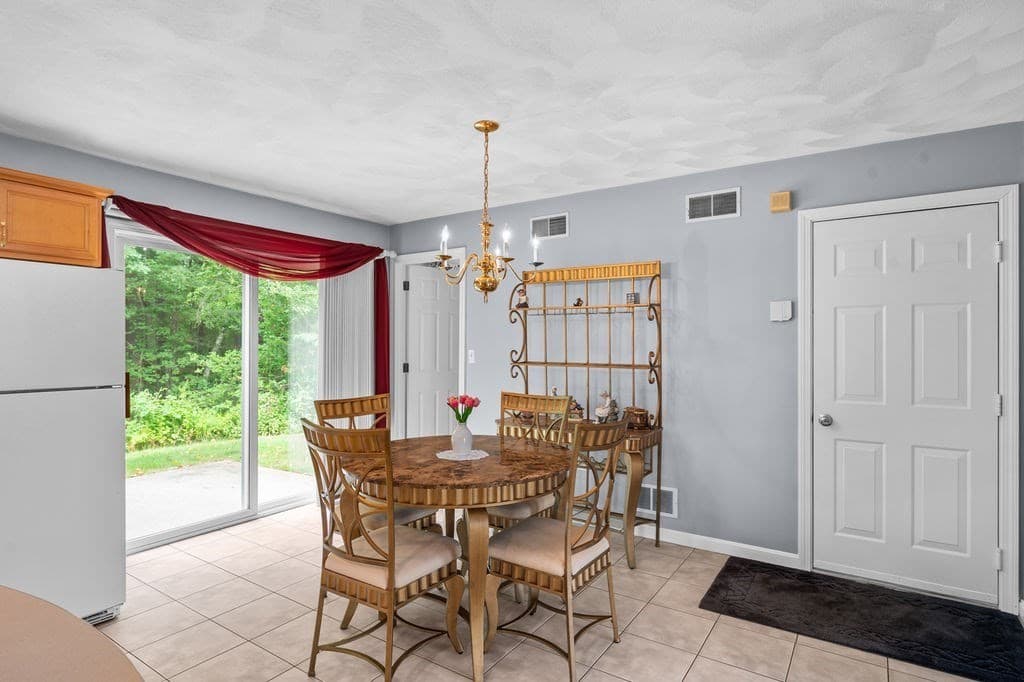 Condominium at 78 Eagle Dr # 78, Tewksbury MA 01876, photo 13 of 32