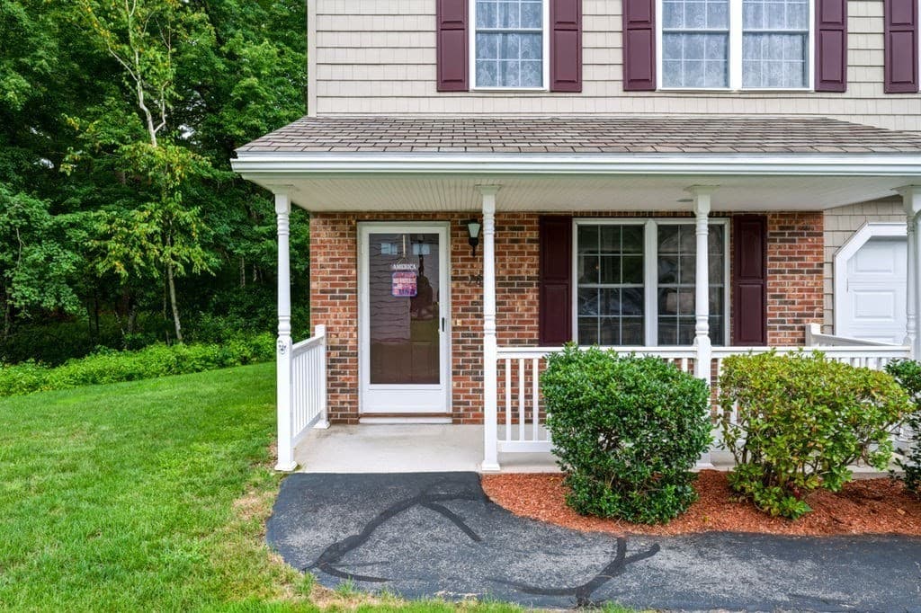 Condominium at 78 Eagle Dr # 78, Tewksbury MA 01876, photo 5 of 32