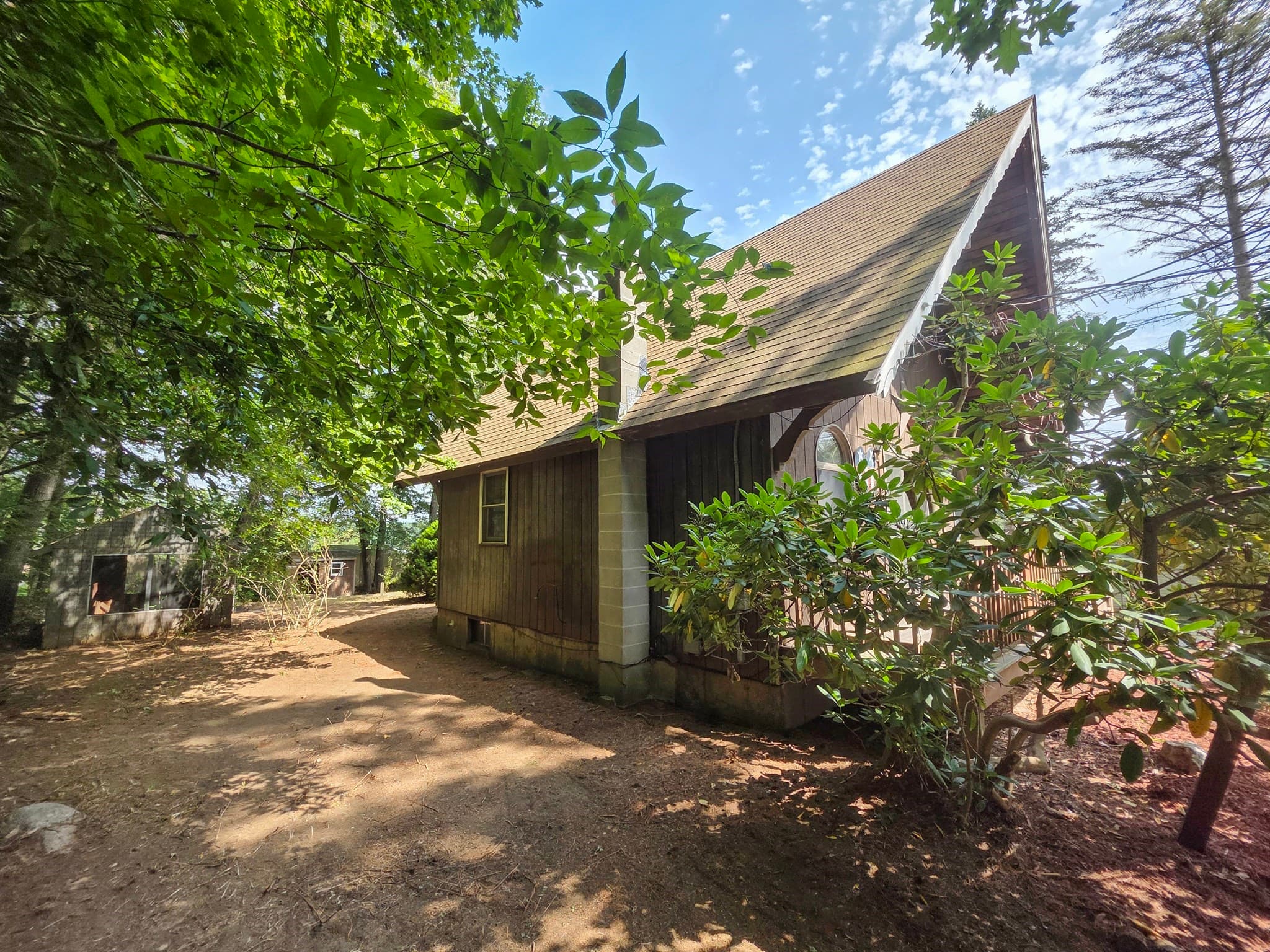 Single Family Residence at 11 Ferncroft Rd, Leicester MA 01524, Leicester, photo 4 of 23