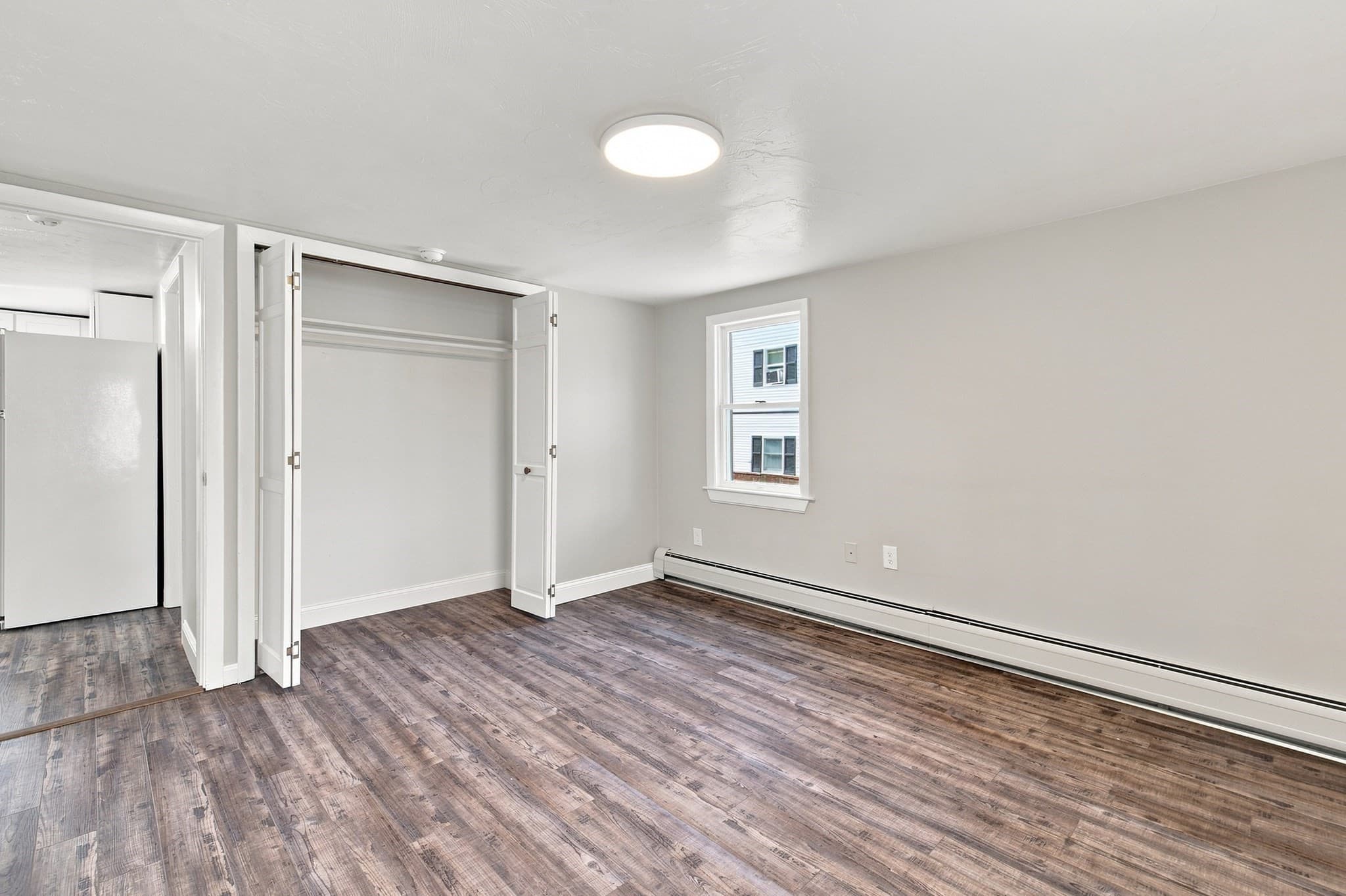 Single Family Residence at 174,5 Lakeview Ave, Taunton MA 02780, photo 6 of 40