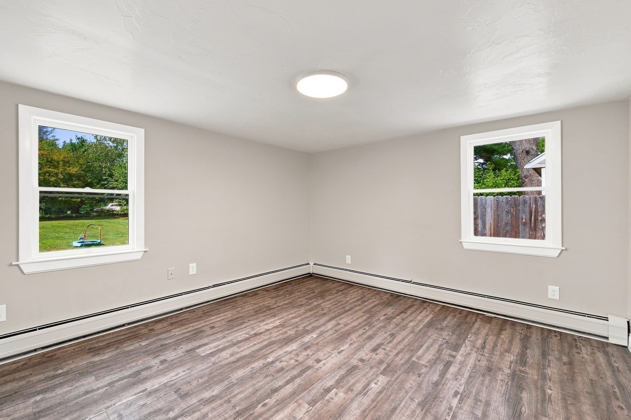 Single Family Residence at 174,5 Lakeview Ave, Taunton MA 02780, photo 4 of 40