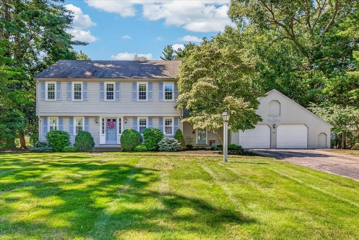 Single Family Residence at 293 Mayflower Cir, Hanover MA 02339, Hanover, photo 2 of 42
