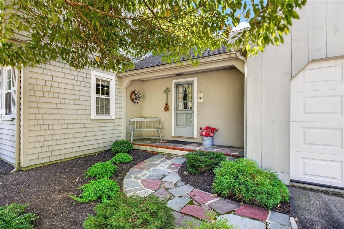 Single Family Residence at 293 Mayflower Cir, Hanover MA 02339, Hanover, photo 6 of 42