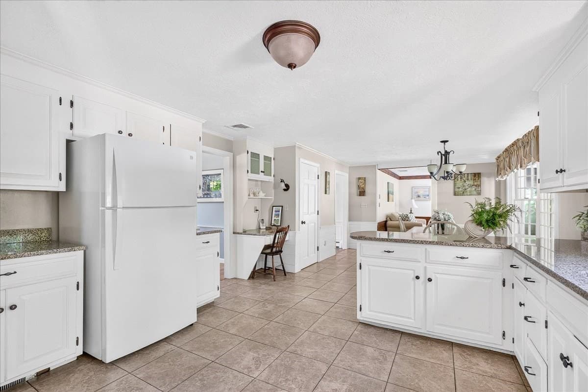Single Family Residence at 293 Mayflower Cir, Hanover MA 02339, Hanover, photo 10 of 42