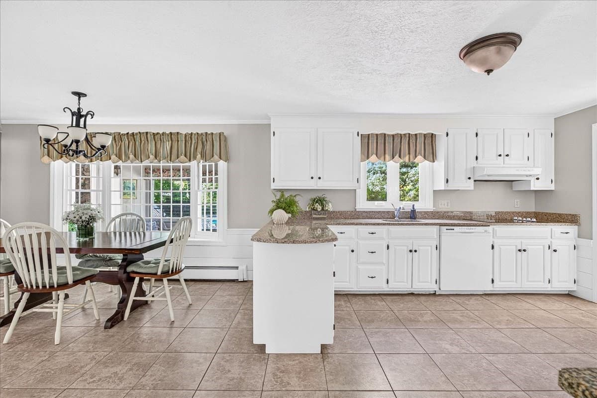 Single Family Residence at 293 Mayflower Cir, Hanover MA 02339, Hanover, photo 11 of 42