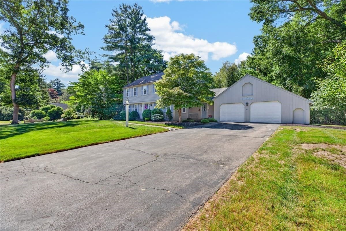 Single Family Residence at 293 Mayflower Cir, Hanover MA 02339, Hanover, photo 4 of 42
