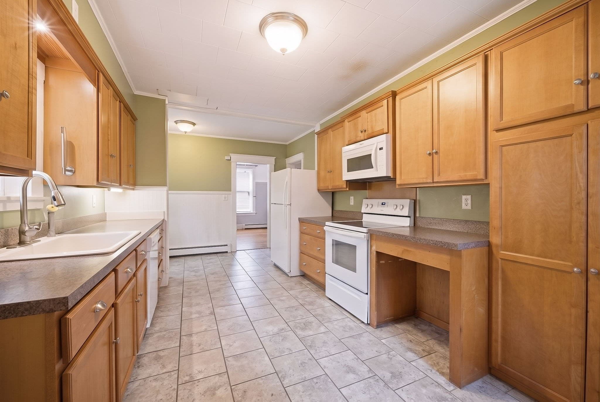Single Family Residence at 209 Green St, Gardner MA 01440, Gardner, photo 13 of 42