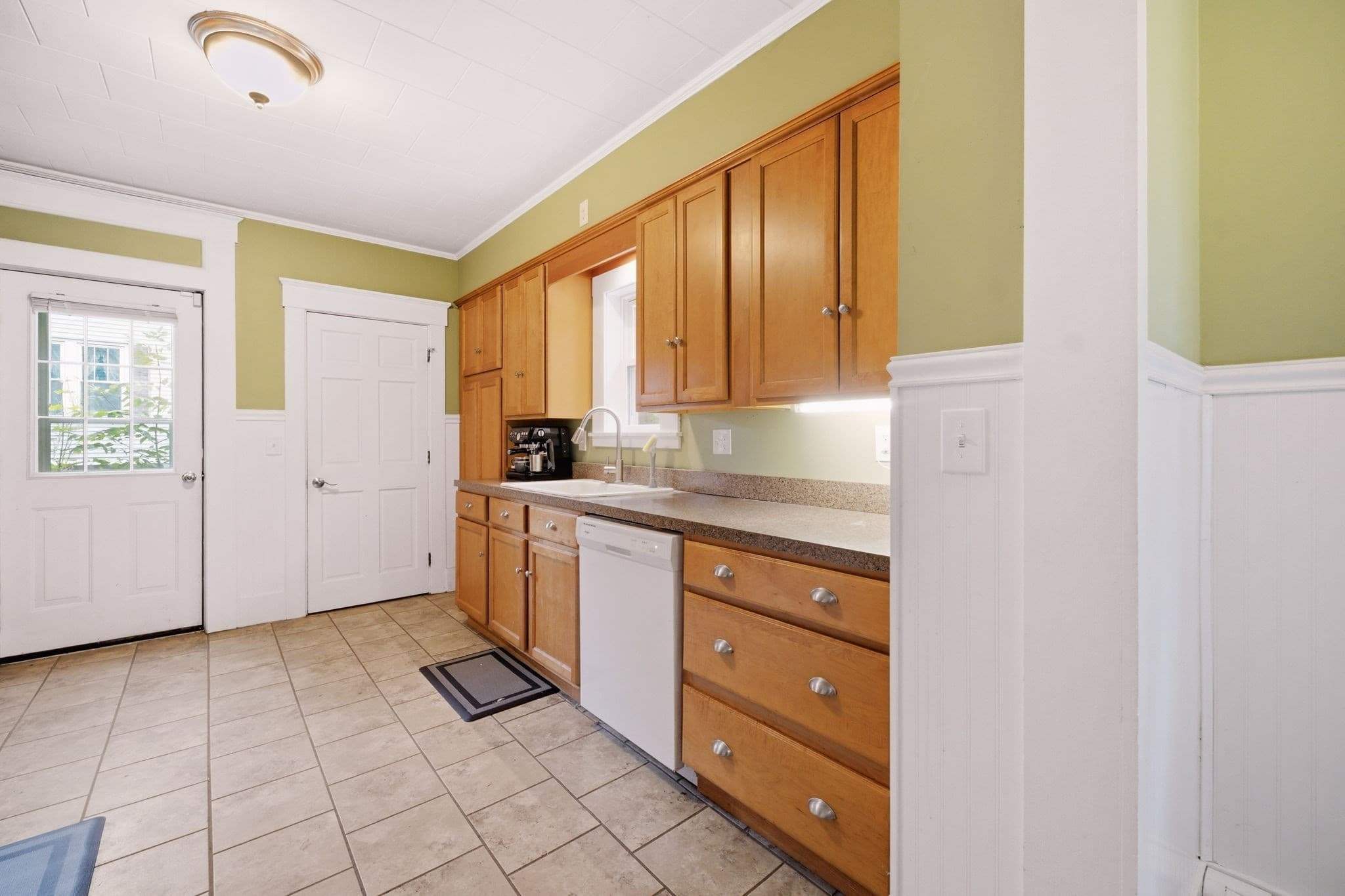 Single Family Residence at 209 Green St, Gardner MA 01440, Gardner, photo 16 of 42