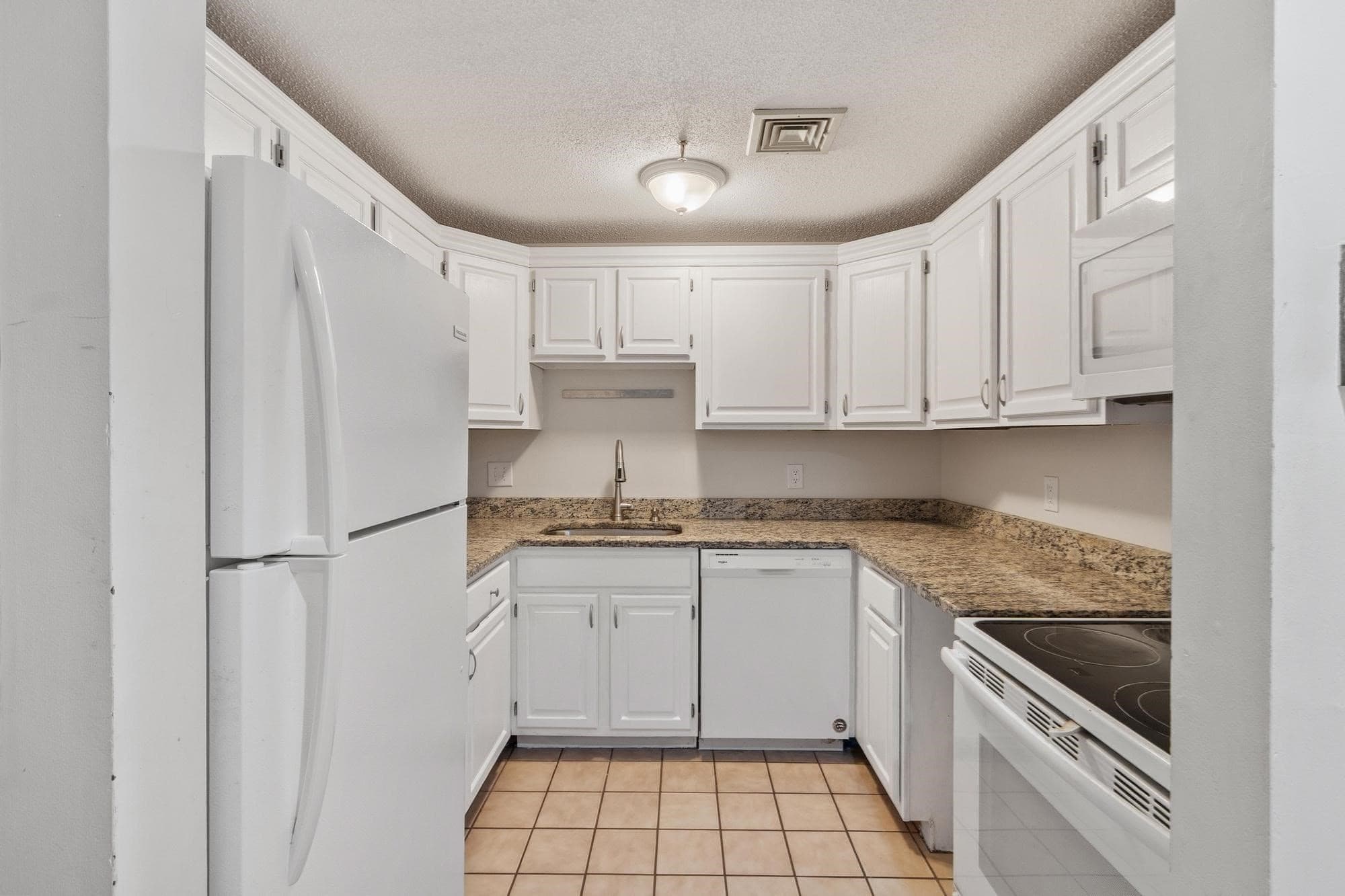 Condominium at 219 Central Street # 3E, Lowell MA 01852, Lowell, photo 14 of 35
