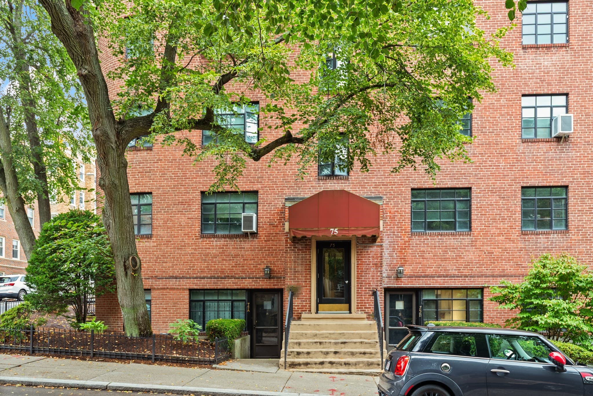 Condominium at 75 Strathmore Rd # 6A, Boston MA 02135, photo 9 of 12