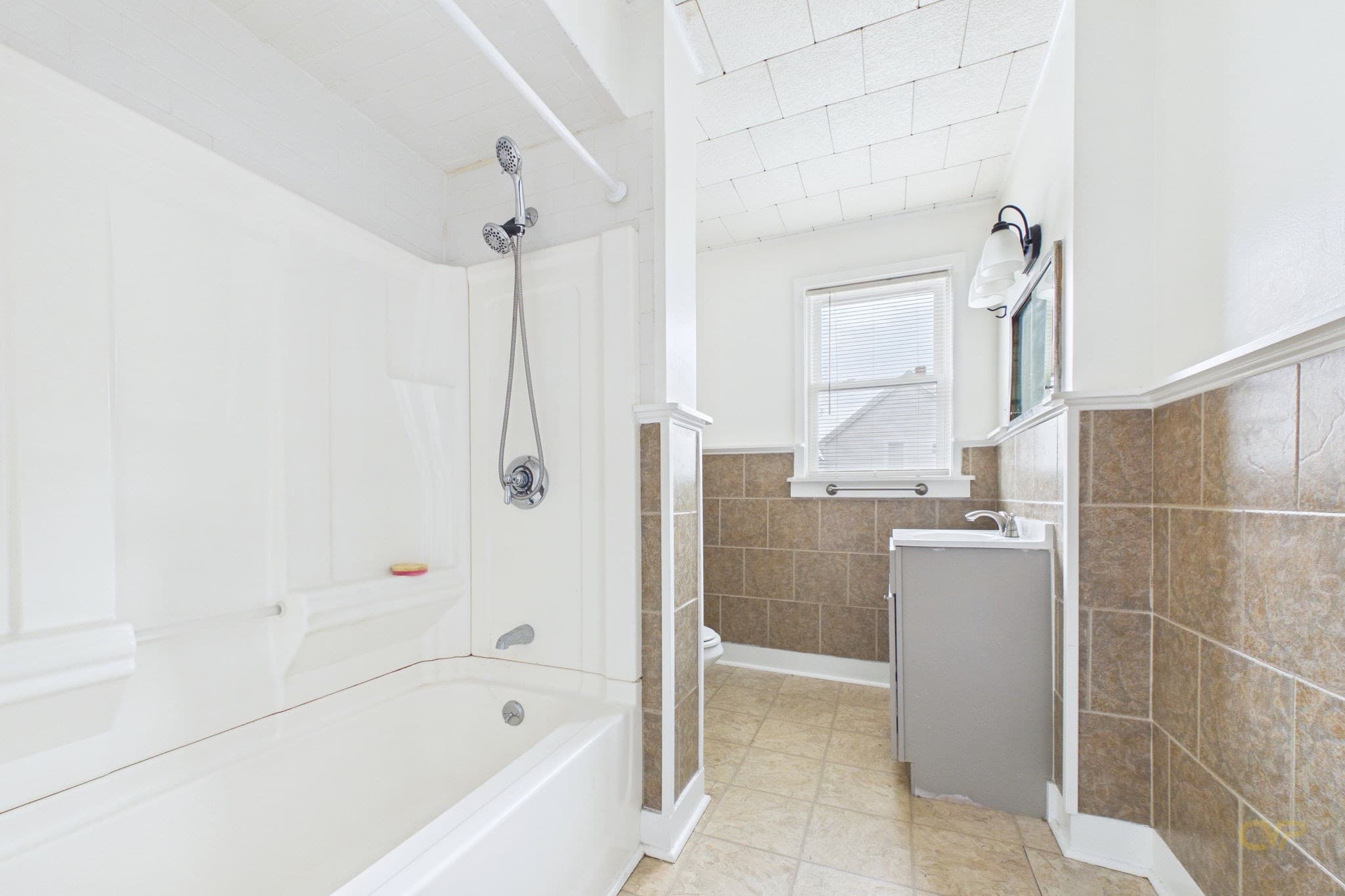 3 Family at 56 Independent St, New Bedford MA 02744, New Bedford, photo 17 of 36