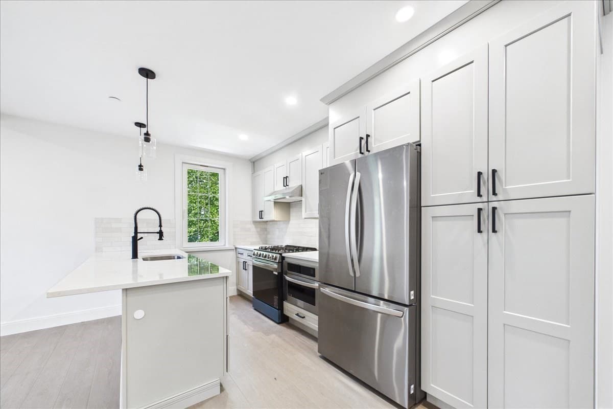 Condominium at 305 Chestnut Ave # 5, Boston MA 02130, photo 13 of 40