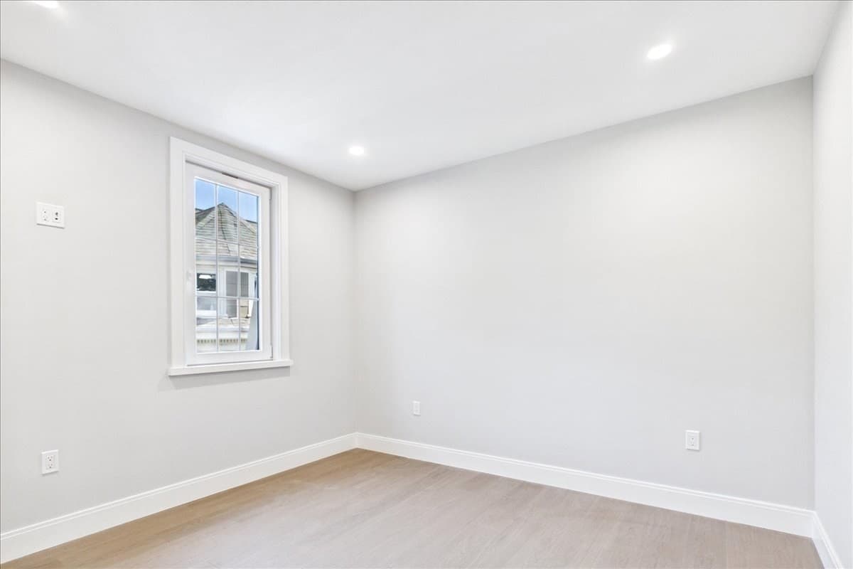 Condominium at 305 Chestnut Ave # 5, Boston MA 02130, photo 26 of 40