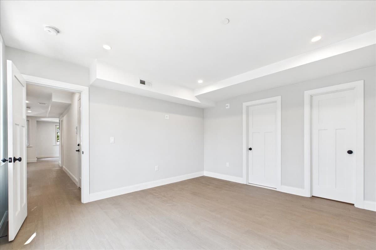 Condominium at 305 Chestnut Ave # 5, Boston MA 02130, photo 22 of 40
