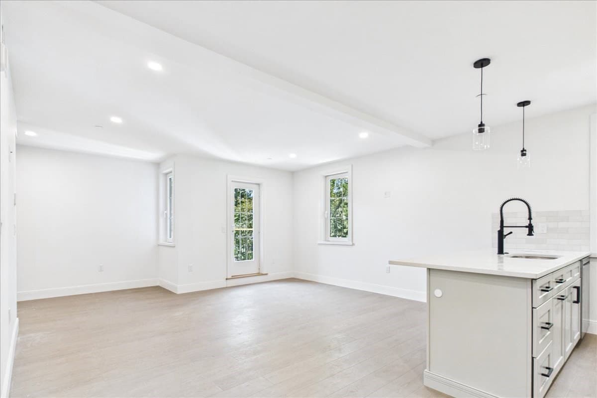 Condominium at 305 Chestnut Ave # 5, Boston MA 02130, photo 9 of 40
