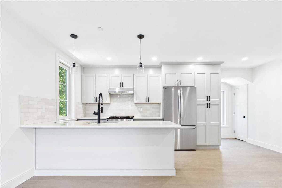 Condominium at 305 Chestnut Ave # 5, Boston MA 02130, photo 14 of 40