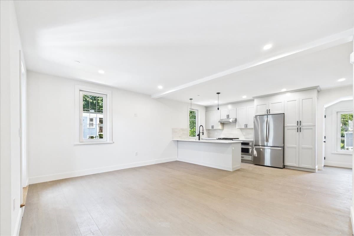 Condominium at 305 Chestnut Ave # 5, Boston MA 02130, photo 8 of 40